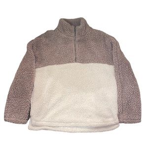 Cute oversized fleece pullover for chilly days! Adorable color blocking!